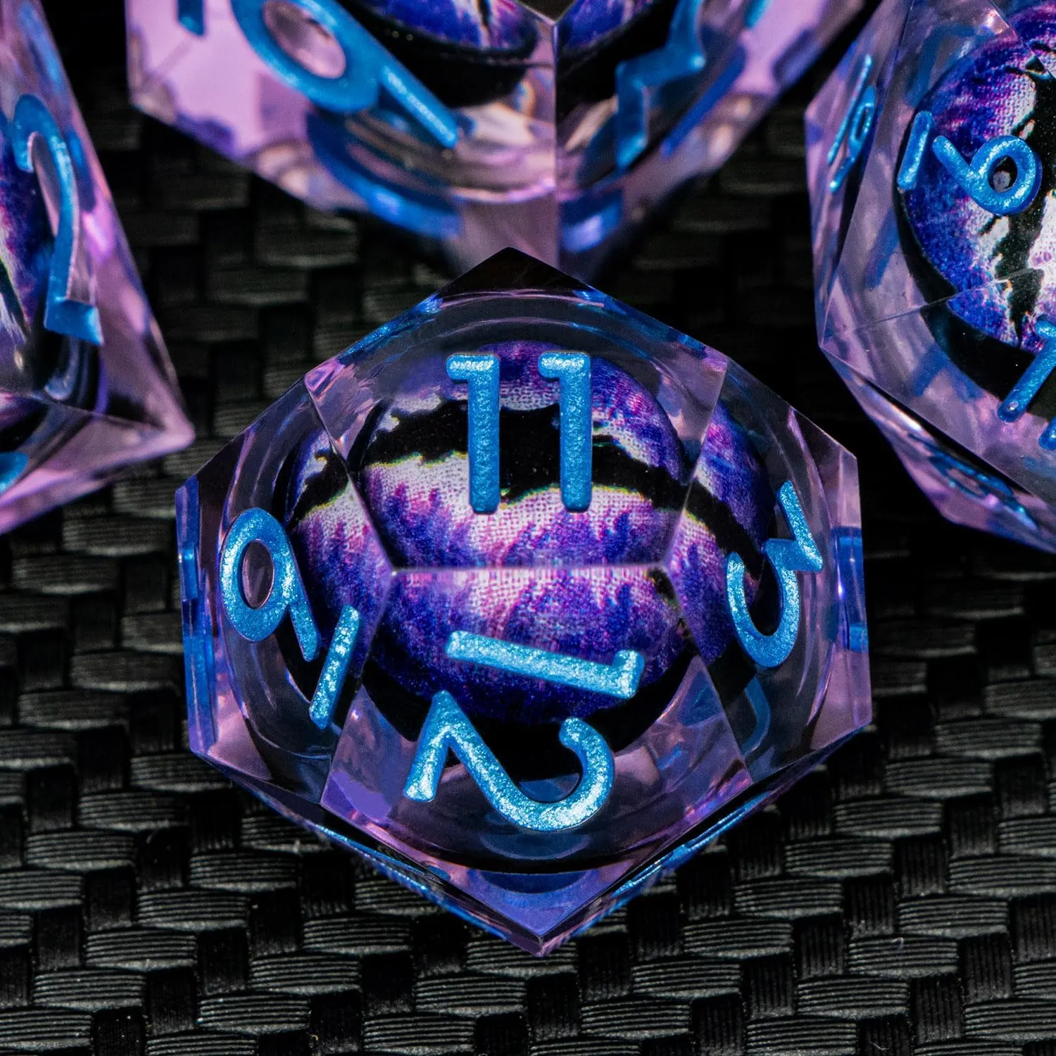 ARUOHHA DND Resin Dice Dragon Eye Dice Liquid Core Purple Sharp Edged Dice Set with Gift Box, Polyhedral D and D Dice Set Compatible with Dungeons and Dragons Role Playing Game D20 D12 D10 D8 D6