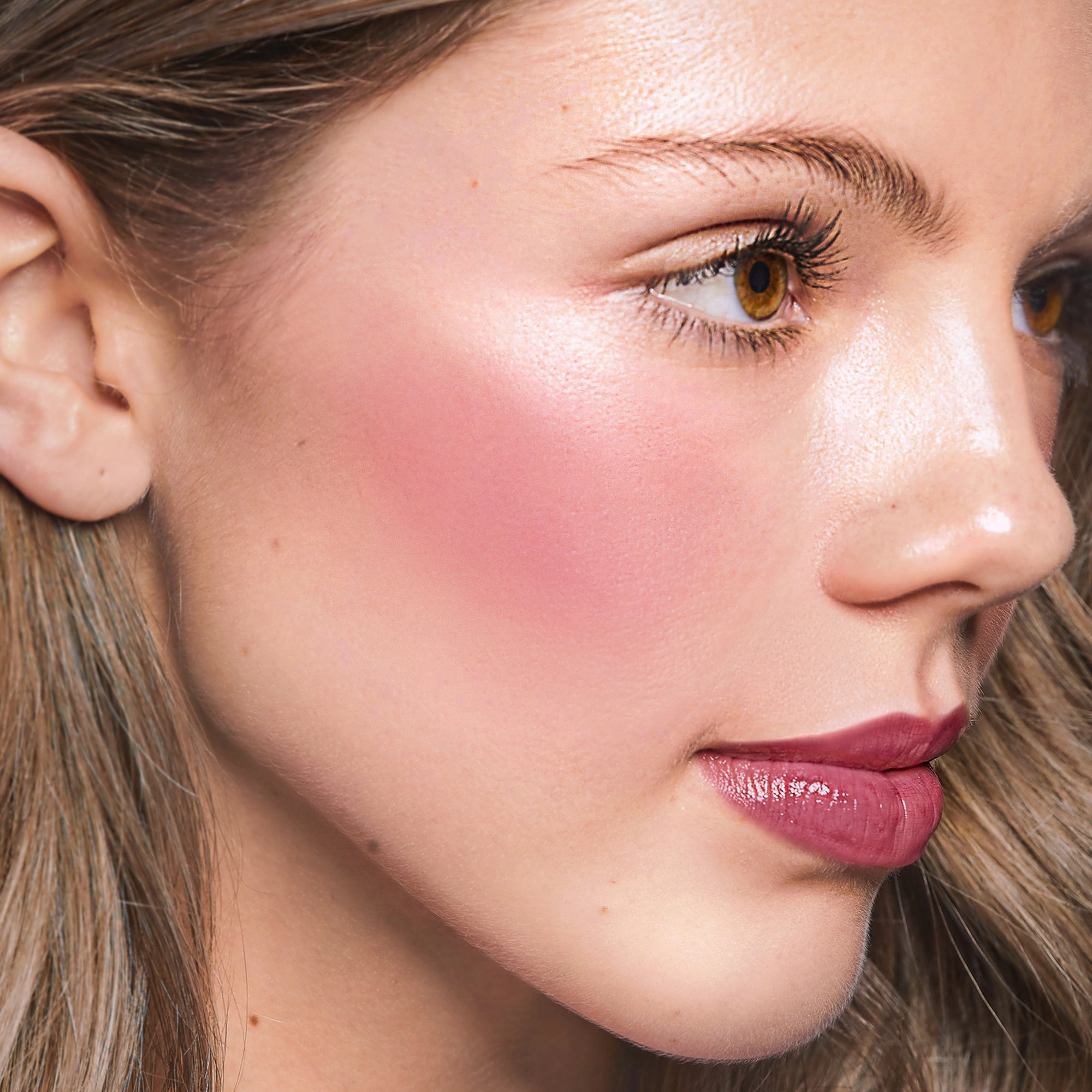 Cream Blush in Very Berry Glow