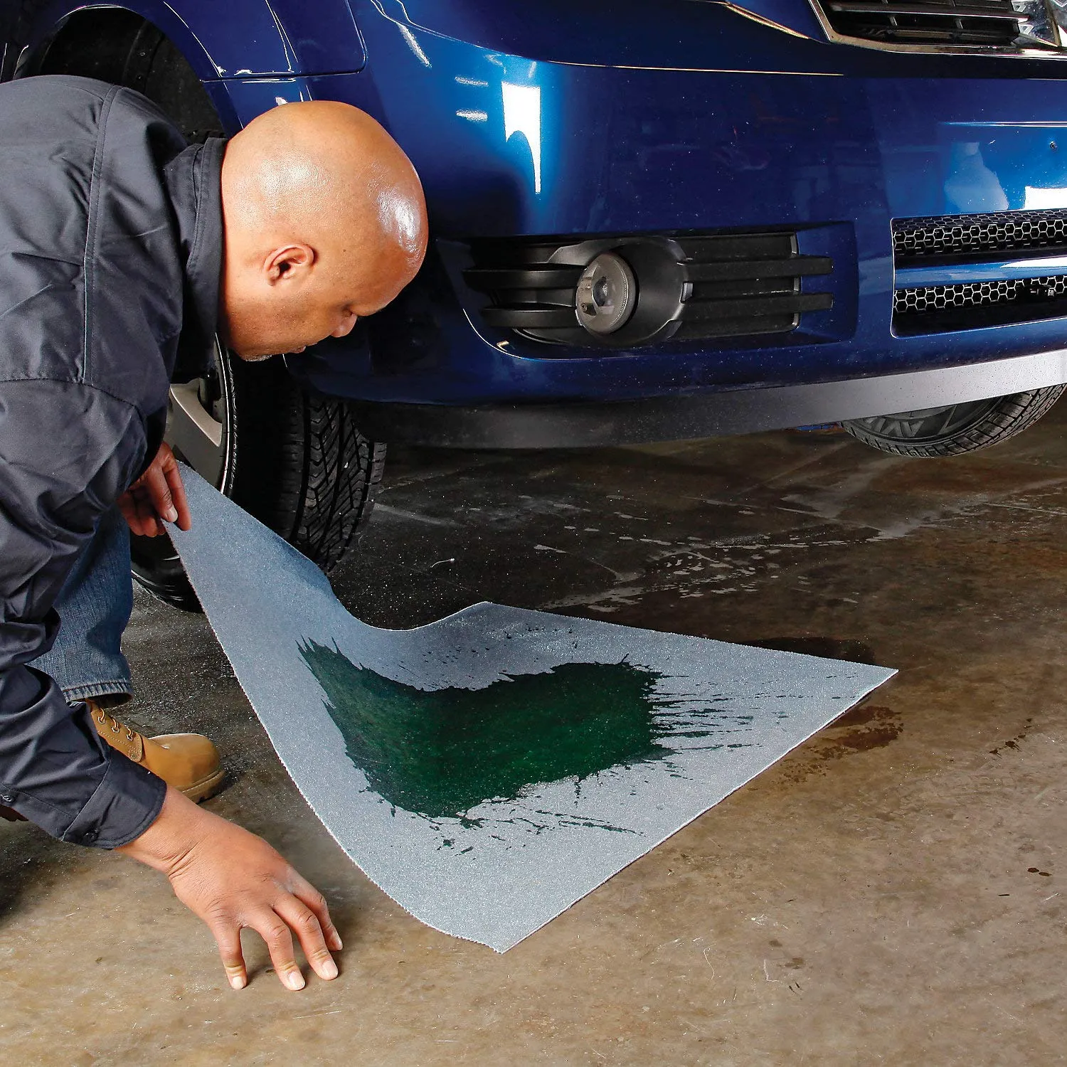 PIG Absorbent Mat Pads | 100 Oil Spill Mats | 15" x 19" Perforated Pads | Each Pad Absorbs 30 oz | Total Absorbency is 24 Gallons | Heavyweight | PMB30123