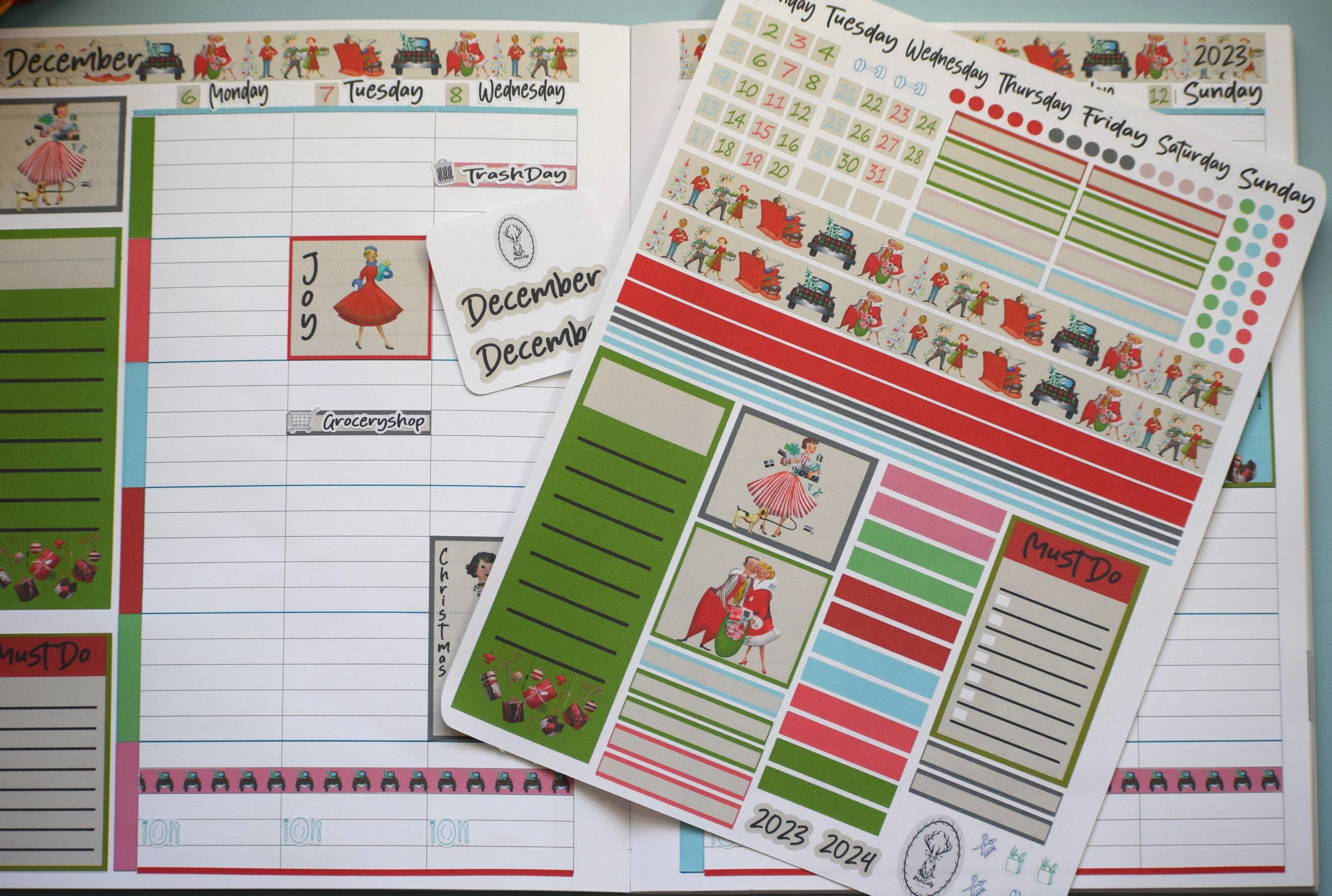 Plum Paper 7x9 ME Weekly Planner Sticker Kit #15, Retro Christmas