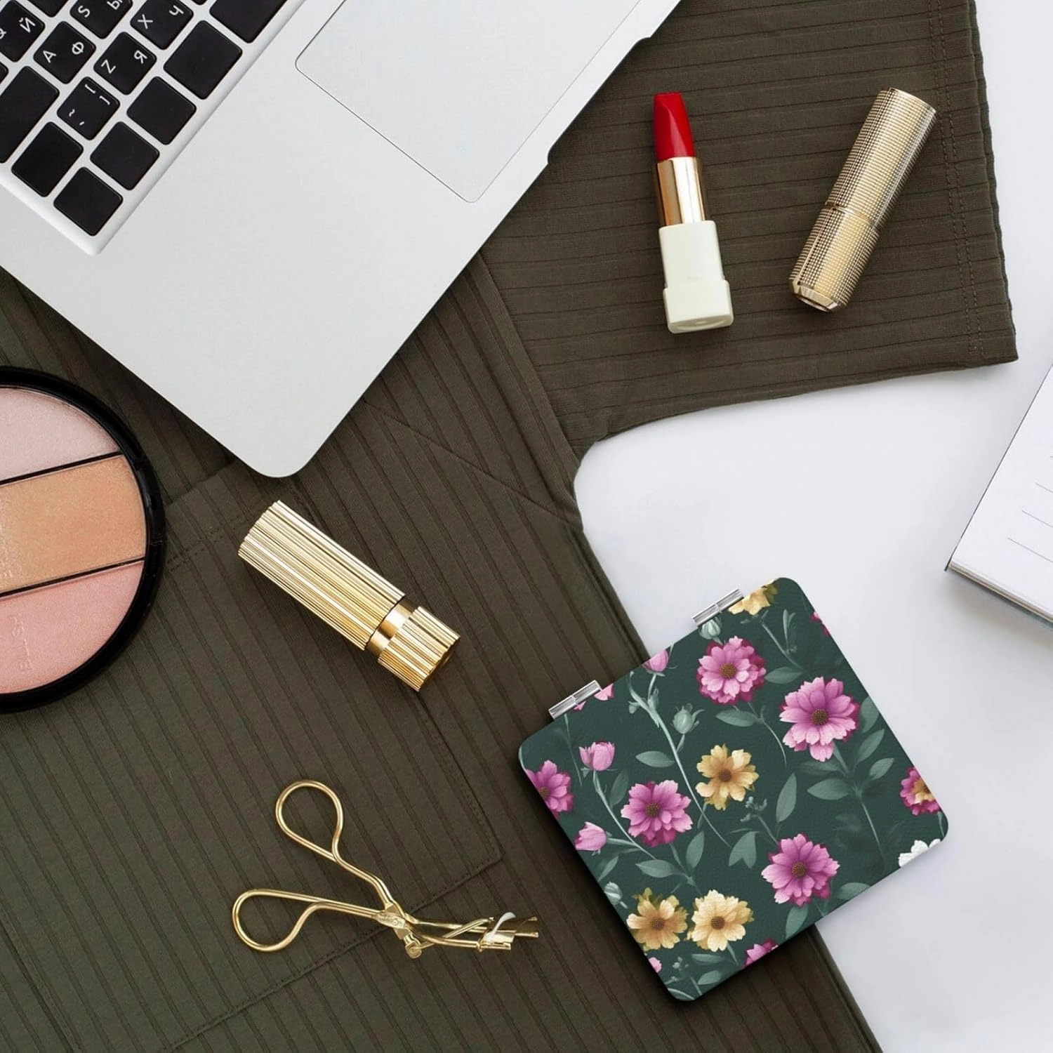 Portable Pocket Makeup Mirror Beautiful Purple Flowers Travel Cosmetic Mirror Square Print Magnifying Compact Mirror for Eyelash