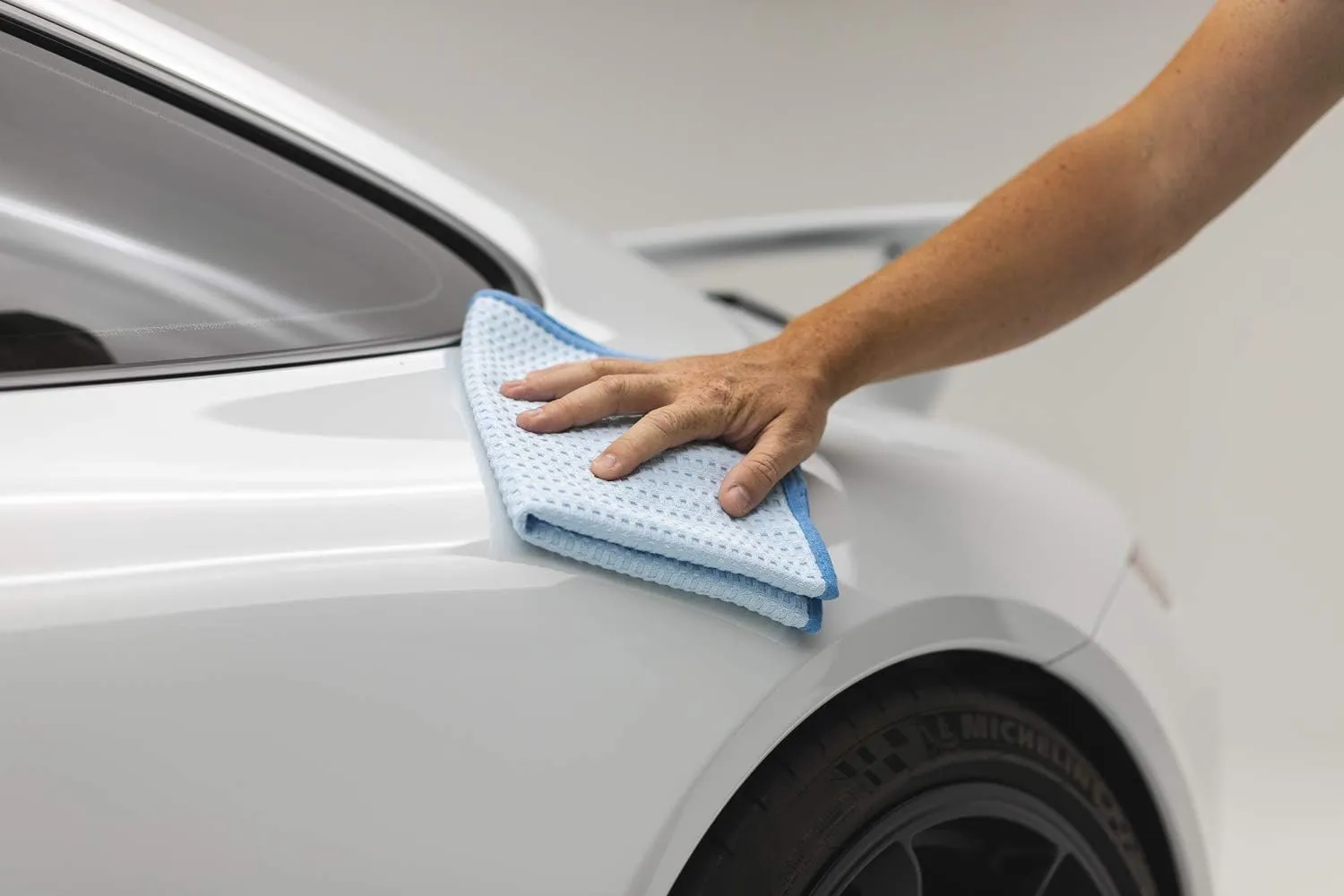 The Rag Company - Dry Me A River - Professional Korean 70/30 Blend Microfiber Waffle-Weave Drying & Detailing Towels, Soft Suede Edges, 390GSM, 20in x 40in, Light Blue (2-Pack)