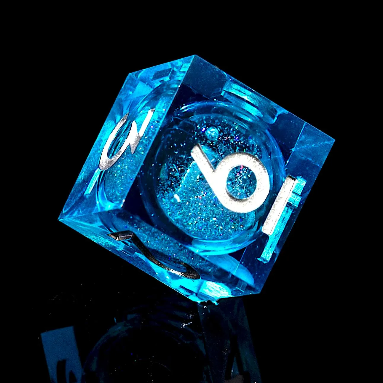 YEMEKO Handmade Liquid DND Dice Set, Liquid Core DND Dice Quicksand Ball, 7 Accessories Dice for Dungeons and Dragons, RPG Polyhedral Resin Sharp Edge Dice Roleplaying （Liquid Blue ）